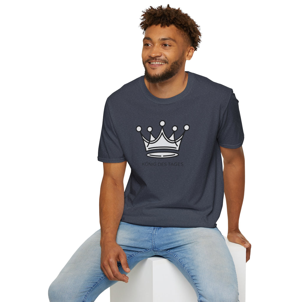 King of the Day T-Shirt — Minimal Crown Design ("König des Tages")