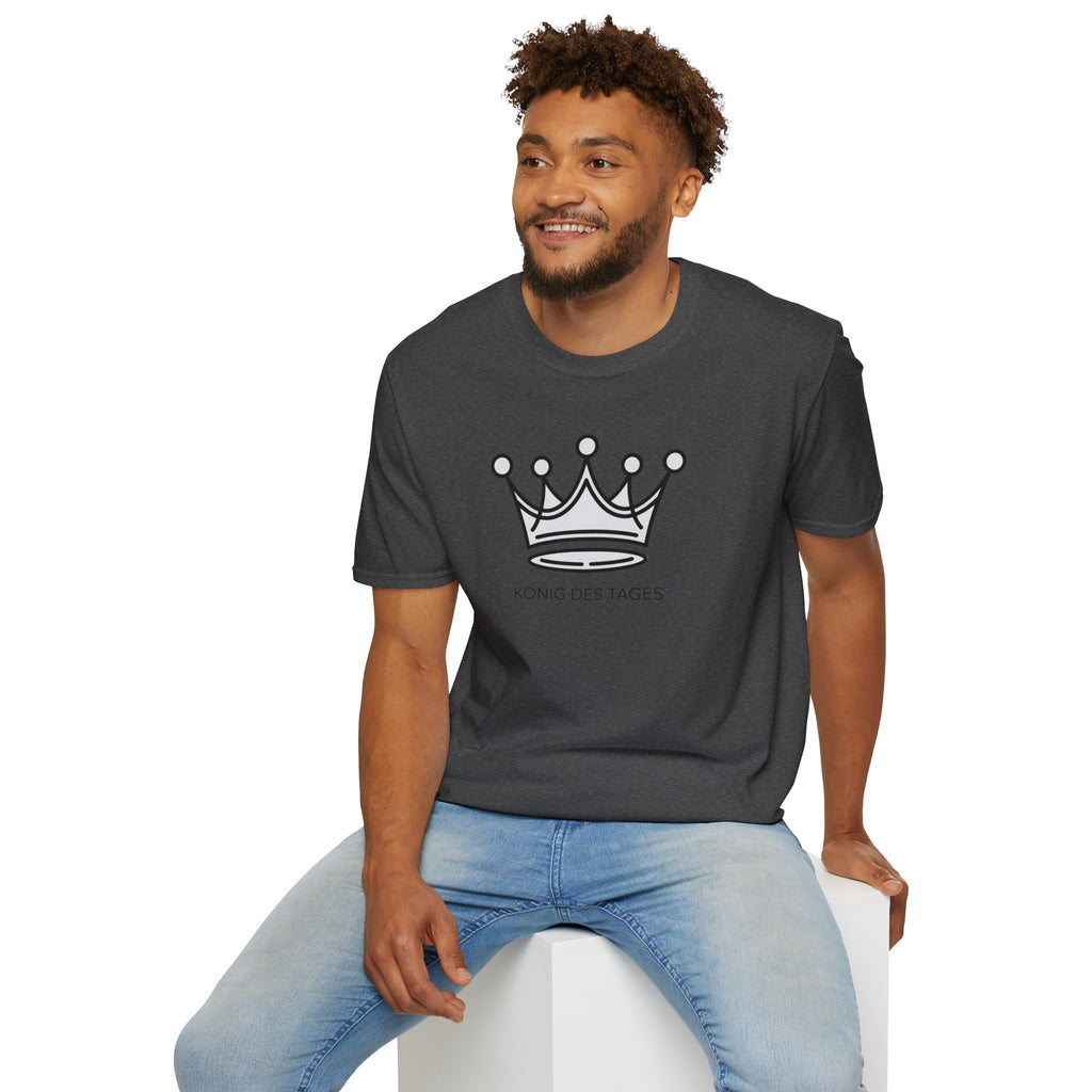 King of the Day T-Shirt — Minimal Crown Design ("König des Tages")
