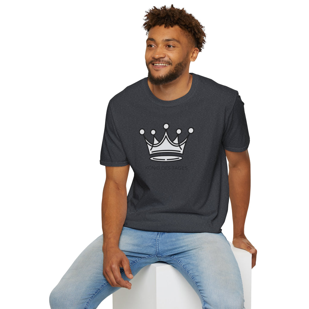 King of the Day T-Shirt — Minimal Crown Design ("König des Tages")
